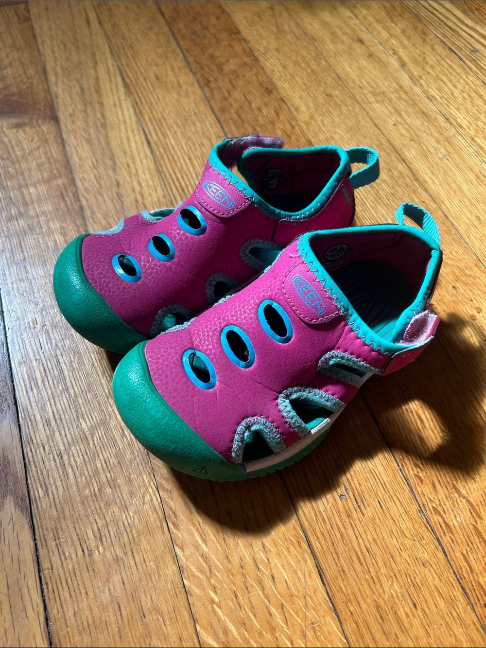 KEEN Kids Pink and Teal Closed-Toe Sandals